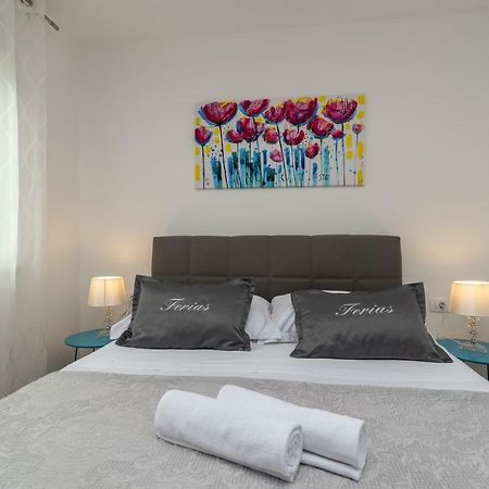Apartment Ferias Трогир Экстерьер фото