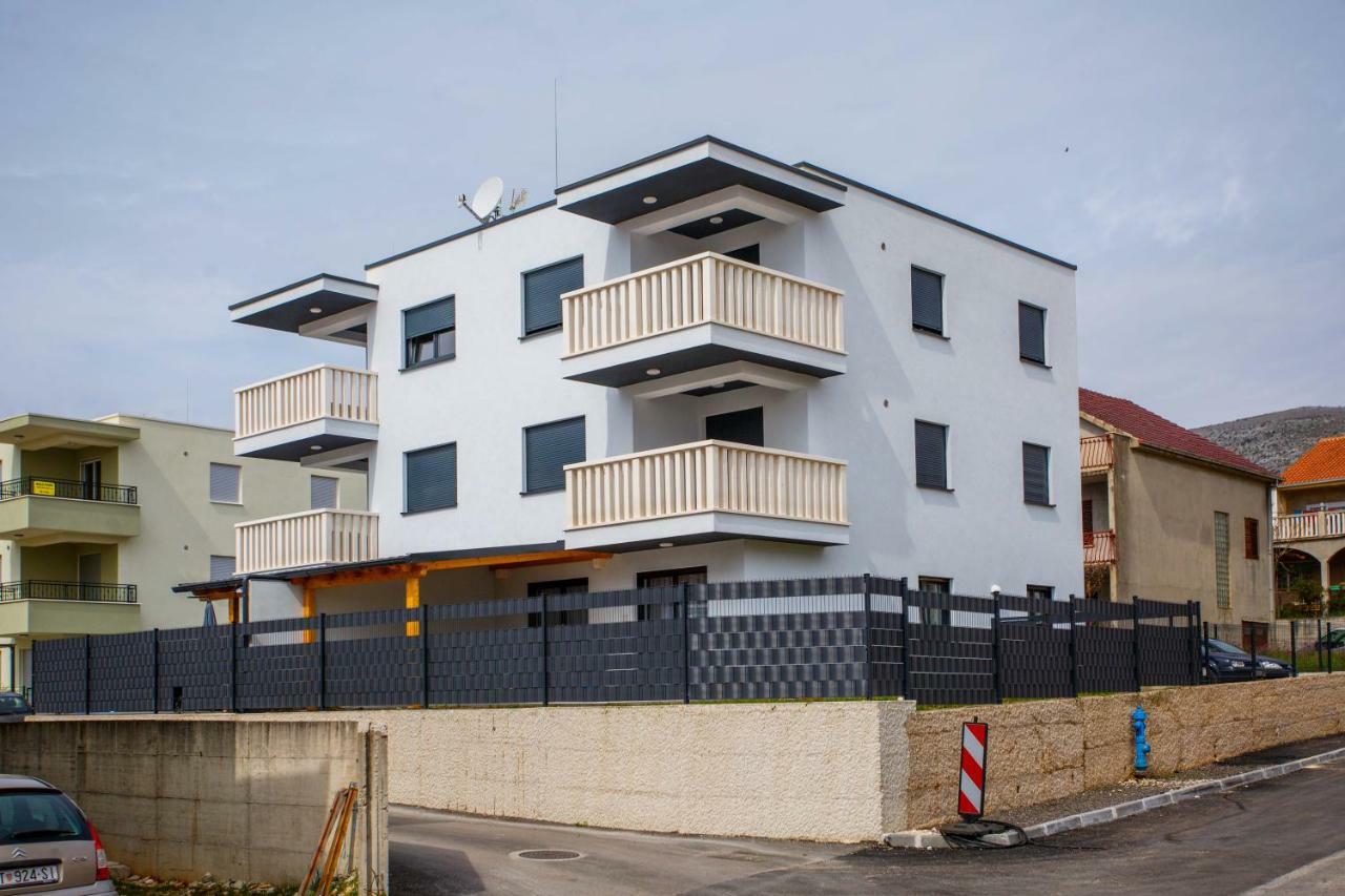 Apartment Ferias Трогир Экстерьер фото