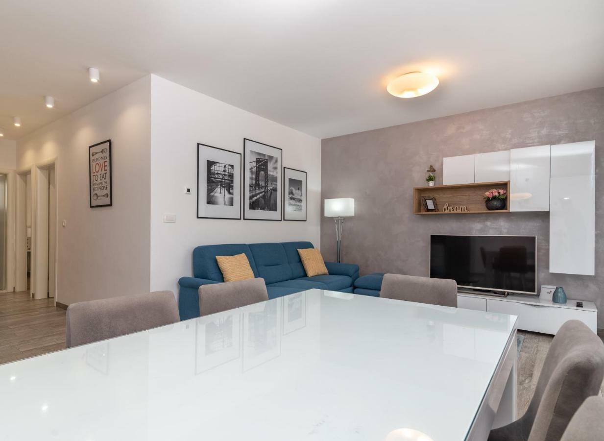 Apartment Ferias Трогир Экстерьер фото