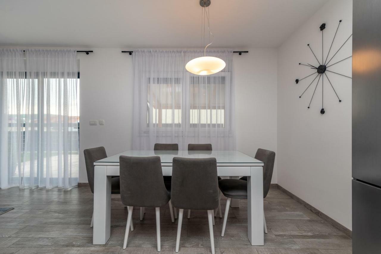 Apartment Ferias Трогир Экстерьер фото